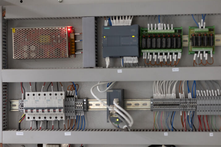 Siemens S7-1200 PLC